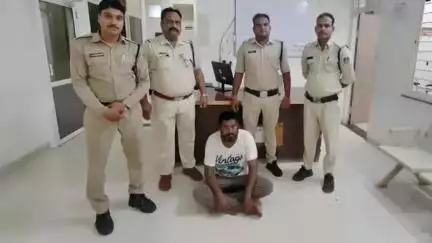 नीमच नगर: बघाना पुलिस ने 5 साल से फरार चल रहे ₹5000 के इनामी आरोपी को किया गिरफ्तार