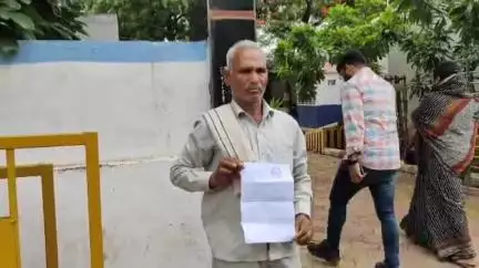 शिवपुरी नगर: नोहरीकलां में दबंगों ने किया शासकीय बोर पर कब्जा, ग्रामीण ने एसपी से बोर मुक्त कराने की लगाई गुहार