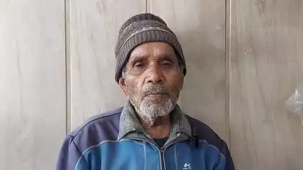 पुल्ला गुमदेश: बेटे को नौकरी दिलाने की मांग को लेकर लोहाघाट गंगनौला निवासी चेतराम 115वीं बार धरने पर बैठेंगे