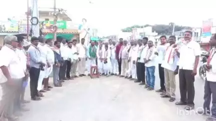 ఇల్లంతకుంట: పట్టణంలో ఘనంగా రాహుల్ గాంధీ జన్మదిన వేడుకలు, కేక్ కట్ చేసి సంబరాలు చేసుకున్న కాంగ్రెస్ నాయకులు, కార్యకర్తలు
