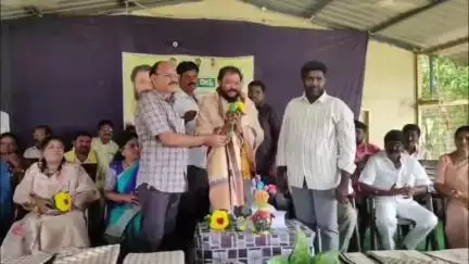 కొవ్వలి హైస్కూలు విద్యార్థులకు విద్యా సామాగ్రి పంపిణి చేసిన దెందులూరు ఎమ్మెల్యే చింతమనేని ప్రభాకర్