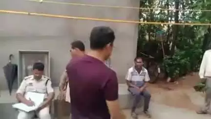 बलरामपुर: कोतवाली पुलिस की टीम ने बांग्लादेशी घुसपैठियों की जांच को लेकर संतोषी नगर में चलाया अभियान