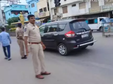 కోరుట్ల: మేట్ పల్లి లో ఎలాంటి నెంబర్ ప్లేట్స్ లేకుండా నిబంధనలకు విరుద్ధంగా తిరుగుతున్న 116 సీజ్ చేసిన పోలీసులు