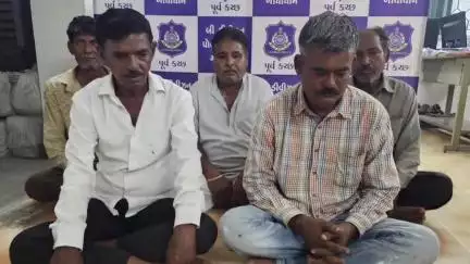 ગાંધીધામ: બી ડિવિઝન પોલીસે કિડાણા વિસ્તારમાંથી પાંચ જુગારીઓ ઝડપ્યા