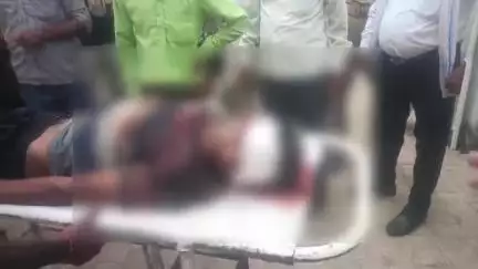 सवायजपुर: हरपालपुर क्षेत्र में बिल्हौर-कटरा हाईवे पर अज्ञात वाहन की टक्कर से स्कूटी सवार युवक गंभीर रूप से घायल
