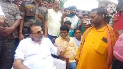 बसंतराय: गोड्डा सांसद मोकलचक ग्राम पहुंचे, बसंतराय में 19 वर्षीय लड़के की हत्या पर परिजनों से मिले