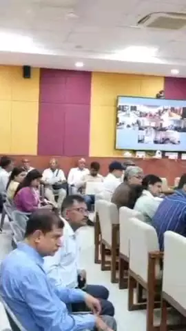 जयपुर: जिला कलेक्टर सभागार में जिला स्तरीय जनसुनवाई का आयोजन किया गया
