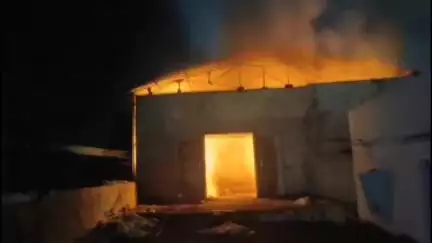 विजयनगर: बिजयनगर में केकड़ी रोड स्थित एक कॉटन गोदाम में लगी भषण आग, दमकल कर्मियों ने बुझाई, लाखों रुपये का नुकसान