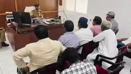 हमीरपुर: व्यापारियों की सुरक्षा और अन्य मुद्दों पर अपर पुलिस अधीक्षक ने की बैठक