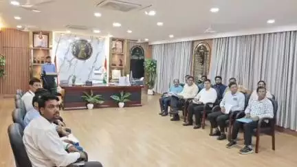 धनबाद/केंदुआडीह: धनबाद समाहरणालय में उपायुक्त की अध्यक्षता में झरिया पुनर्वास प्राधिकार की समीक्षा बैठक संपन्न