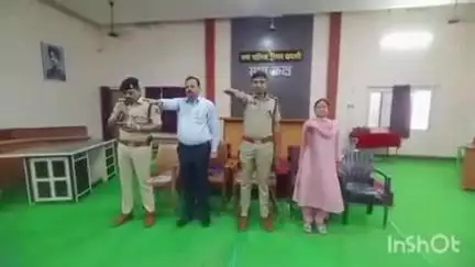 धमतरी: पुलिस, निगम व परिवहन विभाग के संयुक्त तत्वावधान में ई-रिक्शा एवं ऑटो चालकों की निगम कार्यालय में ली गई बैठक