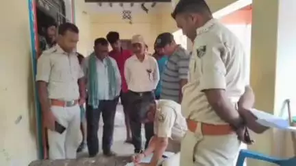 एकमा: एकमा के मठन पूरा में करंट लगने से एक व्यक्ति की मौत, परिजनों में मचा कोहराम