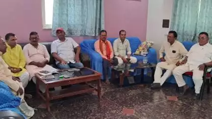 नौतन: कठैया बिशनपुर में विधायक ने मंडल अध्यक्षों व कार्यकर्ताओं के साथ की बैठक