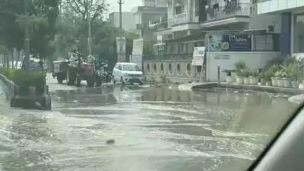 रेवाड़ी: धारूहेड़ा मोड़ बाईपास और हाइवे पर 2 फीट पानी, ऑटो वालों ने किराया बढ़ाया, लोग परेशान #jansamasya