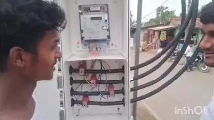 पटोरी: हसनपुर में ट्रांसफार्मर के पास मीटर लगाया गया, बिजली चोरी और ओवरलोडिंग पर रखेगा नजर
