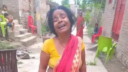 बथनाहा: अज्ञात वाहन की टक्कर से अधेड़ की हुई मौत, पोस्टमार्टम के बाद कोदरकट पहुंचा शव
