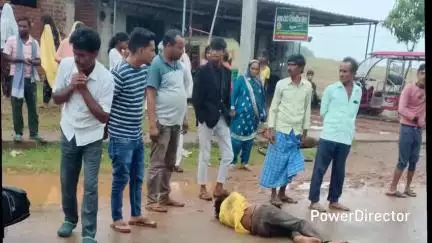 सोनारायठाढ़ी: सोनारायठाड़ी कुरुवा में मोटरसाइकिल की टक्कर से ज्ञानडीह सिरसा निवासी युवक घायल, मोटरसाइकिल क्षतिग्रस्त