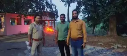सुल्तानपुर: घर सुलतानपुर फाउंडेशन द्वारा 72 घंटे बाद लावारिस शव का हुआ अंतिम संस्कार