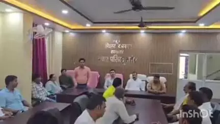 मनेर: मनेर नगर परिषद कार्यालय में दैनिक मजदूर के निधन पर श्रद्धांजलि सभा का आयोजन