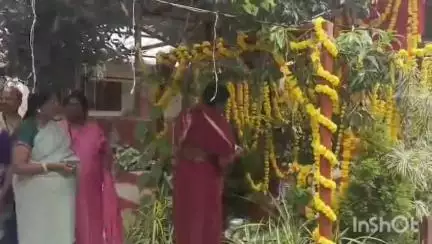 ಬಂಗಾರಪೇಟೆ: ನಿರ್ಗತಿಗರು, ವೃದ್ಧರೊಂದಿಗೆ ಕೆಜಿಎಫ್ ಗಡಿಬಾಗವಾದ ಪೆದ್ದಪಂಜನಿ ಗ್ರಾಮದಲ್ಲಿ ಜೀವಧಾತ ವೃದ್ಧಾಶ್ರಮದಲ್ಲಿ ಅದ್ಧೂರಿ ಗಂಗಮ್ಮ ಹಬ್ಬ