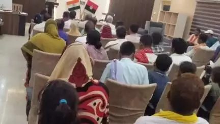 डेहरी: डेहरी एसपी कार्यालय में पुलिस अधीक्षक ने आमजनों की समस्याएं सुनीं