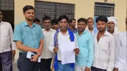 बिसौली: अहरौली गांव के ग्रामीणों ने सीसी रोड पर जलभराव और बारिश का पानी घरों में घुसने पर नायब तहसीलदार से की शिकायत