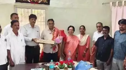గంగాధర నెల్లూరు: మండల అభివృద్ధికి సహకరించాలని పాలసముద్రం ఎంపీడీవో ను కోరిన వైఎస్ఆర్సిపి నాయకులు