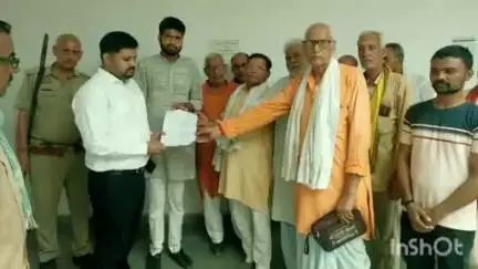 पैलानी: भाजपा कार्यकर्ताओं ने किसानों की खतौनी में गड़बड़ी को लेकर उपजिलाधिकारी पैलानी को सौंपा ज्ञापन