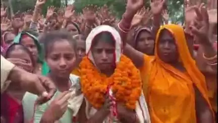 पताही: पताही प्रखंड में गुरुवार को नामांकन के छठे दिन बेतौना पंचायत से मुखिया पद के लिए एक अभ्यर्थी ने दाखिल किया नामांकन