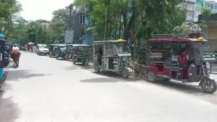 কোচবিহার ১: কোচবিহার শহরের যত্রতত্র টোটো পার্কিং, সমস্যার জনগণ, বিষয়টি দেখার আশ্বাস ট্রাফিক বিভাগের#jansamasya
