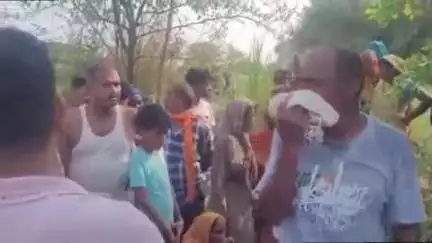 करनैलगंज: कटरा दुबहा मार्ग पर अहिरन पुरवा के पास तेज रफ्तार बाइक पेड़ से टकराई, हादसे में एक बाइक सवार की मौत, दो अन्य घायल