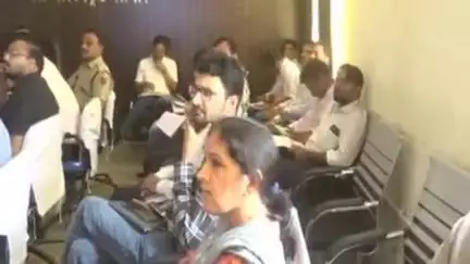 सीकर: कलेक्ट्रेट परिसर में जनसुनवाई कार्यक्रम का आयोजन, जिला कलेक्टर मुकुल शर्मा रहे मौजूद