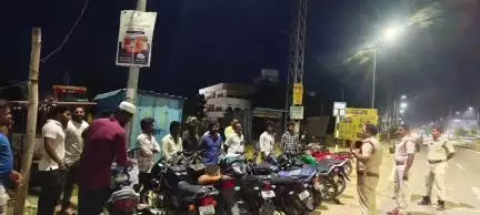 గిద్దలూరు: కంభం వై జంక్షన్ లో హెల్మెట్ ధరించకుండా నిర్లక్ష్యంగా వాహనం నడిపిన పదిమందికి జరిమానా విధించిన సీఐ మల్లికార్జున