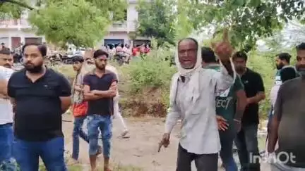छिबरामऊ: कुंवरपुर बनवारी में अधिवक्ता की जमीन पर कुछ लोगों ने अवैध तरीके से किया निर्माण, अधिवक्ता ने पुलिस को दी सूचना