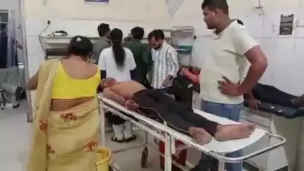 सीतापुर: हबीबपुर मोहल्ले में अज्ञात कारणों से एक व्यक्ति ने जहरीला पदार्थ खाकर आत्महत्या की कोशिश, हाथ की नस काटी