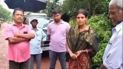 পিংলা: সাহড়দা এলাকায় সরকারি গাছ চুরি,বন দপ্তরের লোকজন যাওয়ার আগেই চম্পট দিলো তারা