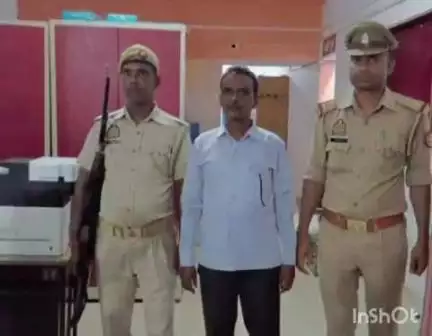 मेहदावल: मेहदावल तहसील गेट के पास चाय की दुकान से एंटी करप्शन टीम ने कानूनगो को रिश्वत लेते हुए किया गिरफ्तार