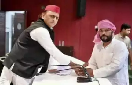 सकलडीहा: बरहन गांव निवासी व ग्राम प्रधान जगमेंद्र सिंह यादव बने समाजवादी पिछड़ा प्रकोष्ठ के प्रदेश सचिव