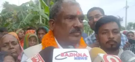 कुढ़नी: कुढ़नी प्रखंड: पंचायती राज मंत्री ने सड़क निर्माण कार्य का किया शिलान्यास