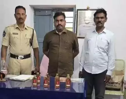 సంతనూతలపాడు: సంతనూతలపాడు లో అక్రమంగా మద్యం విక్రయిస్తున్న వ్యక్తి అరెస్ట్