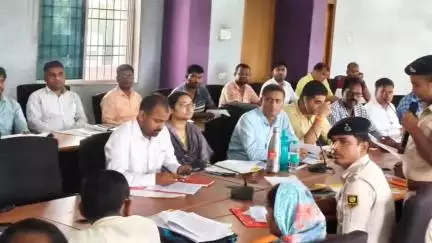 पूसा: पुसा एवं वैनी थानाध्यक्ष ने अनुसूचित जनजाति कल्याण विषयक बैठक में भाग लिया