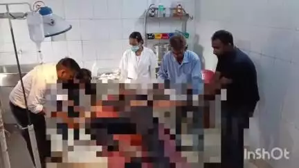 हाजीपुर: हाजीपुर के पासवान चौक पर बाइक से गिरकर एक युवक घायल, सदर अस्पताल में भर्ती