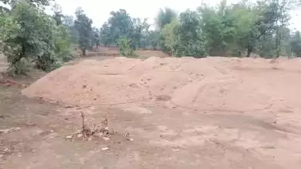 कोटा: ग्राम कंचनपुर में अवैध रेत भंडारण पर हुई कार्रवाई, जप्त कर पंचायत को किया सुपुर्द