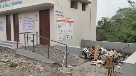 વંથળી: નગરપાલિકા નજીક જ ગંદકીના ગંજ જોવા મળતા પાલિકાની પ્રિ-મોન્સૂન ની કામગીરીને લઈ સવાલો ઉઠ્યા #jansamasya