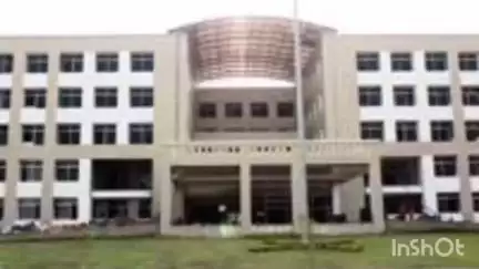 तोकापाल: 3 बच्चों ने खेल-खेल में खाया रतनजोत का बीज, हालत बिगड़ी, मेडिकल कॉलेज में उपचार जारी