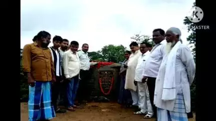 चलकुशा: चलकुसा में जिप सदस्य द्वारा पीसीसी सड़क व गढ़वाल निर्माण कार्य का शिलान्यास