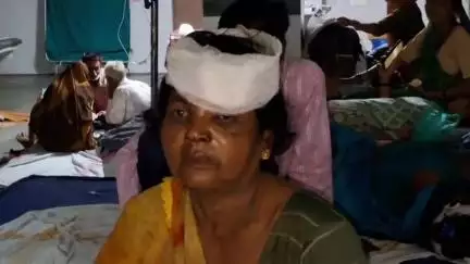 छतरपुर नगर: नरसिंहगढ़पुरवा में पड़ोसी पति-पत्नी ने महिला से की मारपीट, महिला जिला अस्पताल में भर्ती
