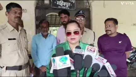 महिदपुर: एसडीएम अजय हिंगे के हस्तक्षेप के बाद तहसील परिसर के वाहन पार्किंग क्षेत्र में बनी कानून व्यवस्था