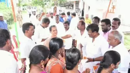 ஆவடி: தார்சாலை அமைக்கும் பணியை முருகப்பாநகர் பகுதியில் அமைச்சர் எஸ் எம் நாசர் துவங்கி வைத்தார்