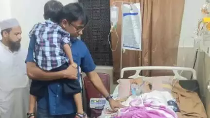হাইলাকান্দি: হাইলাকান্দিতে প্রখ্যাত শাহ সুফি মাওলানা মঈনুদ্দিন কাজী তেলিটিকরির স্বাস্থ্যের খোঁজ নিলেনZPM প্রতিনিধি